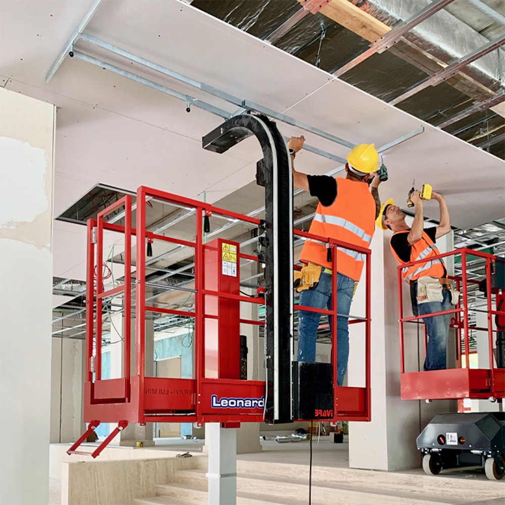 BRAVI Leonardo HD á vinnustað